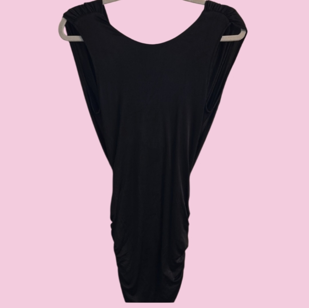 Elegant Black Sleeveless Dress